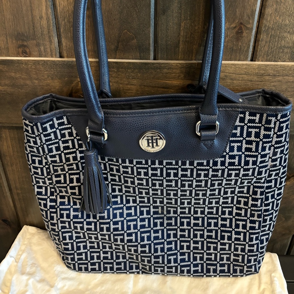 Tommy Hilfiger Purse